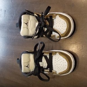 Baby's 5C  preowned Nike shoes,  Air Jordan $49.00 #327